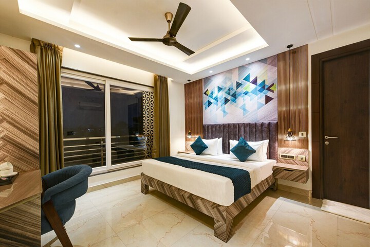 Room 13 of 52