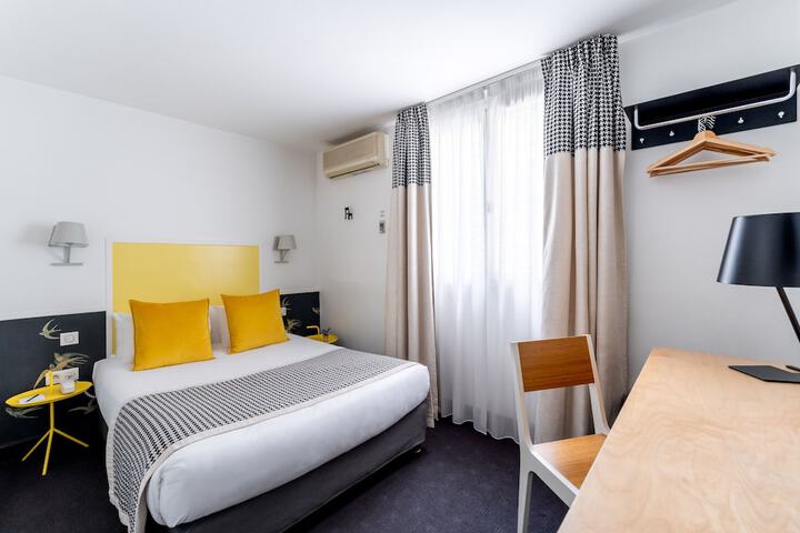 Room 25 of 60