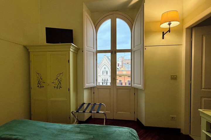 Room 45 of 76