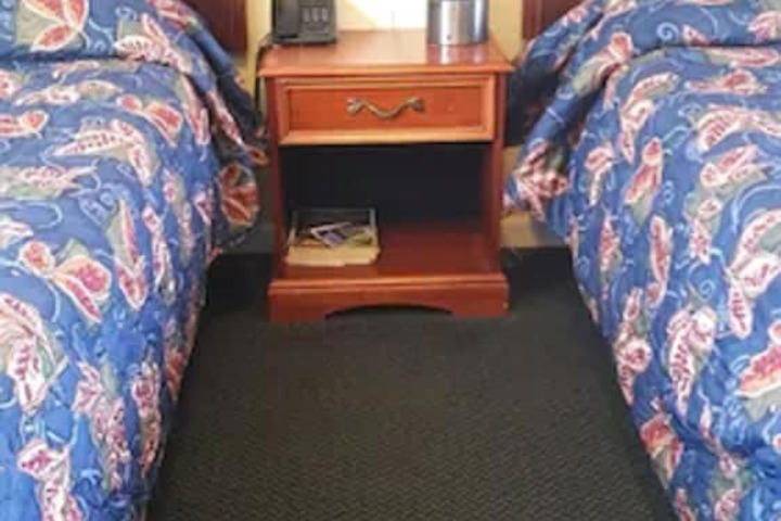2 Double Beds (6 of 7)