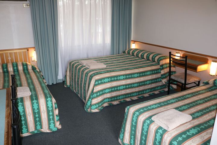 Room 6 of 32