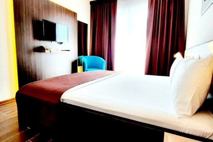 Room 29 of 74