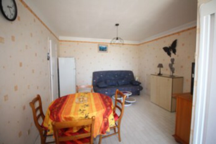 Room 12 of 20