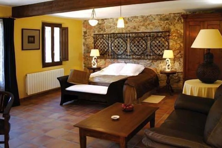 Room 8 of 48