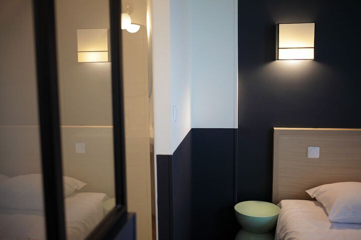 Room 34 of 60