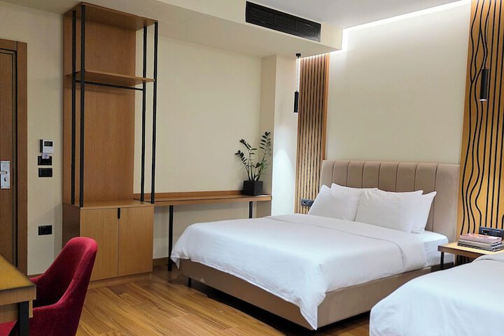 Room 12 of 96