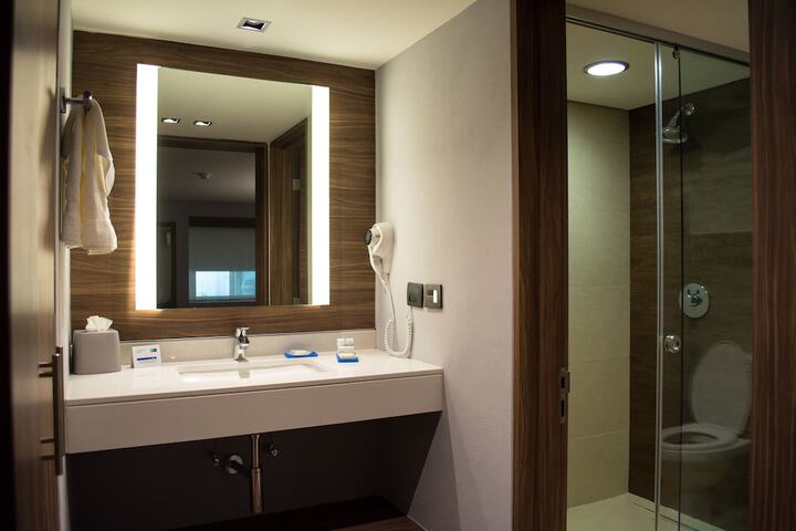 Room 15 of 61