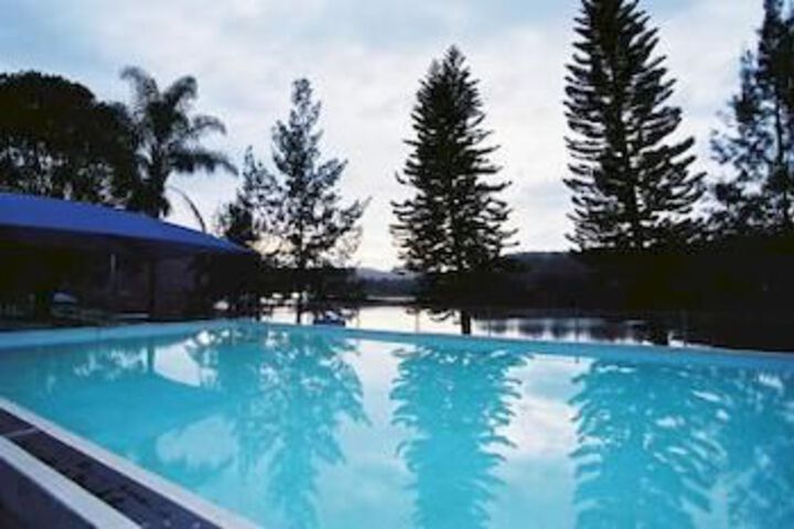 Pool 4 of 6