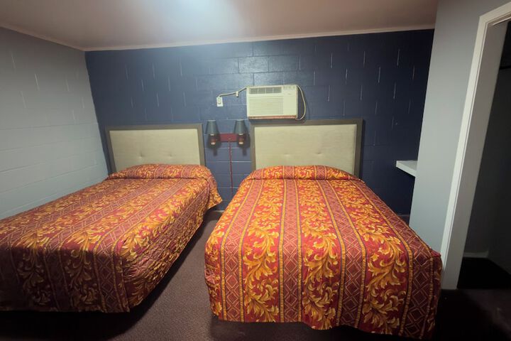 Room 12 of 15
