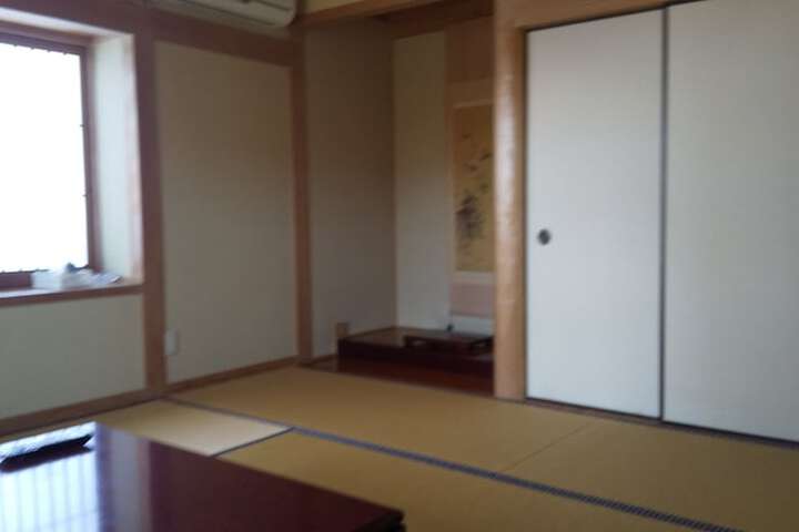 Room 3 of 3