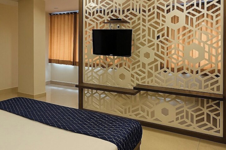 Room 11 of 25