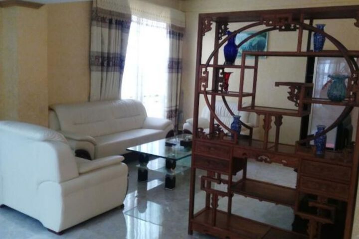 Room 6 of 14