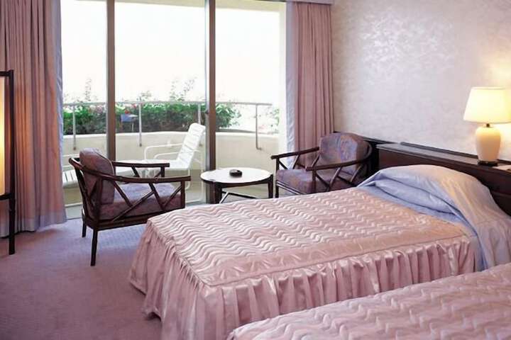 Room 7 of 60