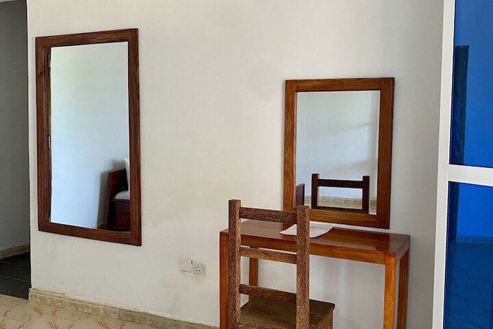 Room 4 of 92
