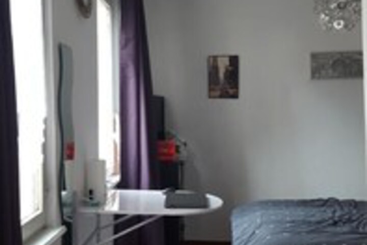 Room 10 of 13