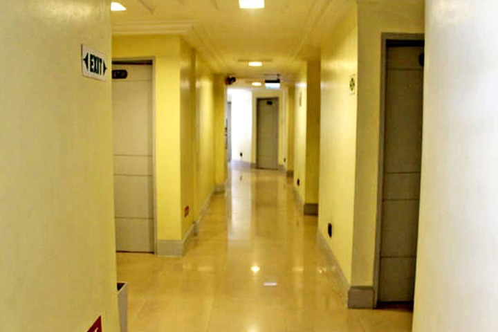 Ballroom/Hall 18 of 21
