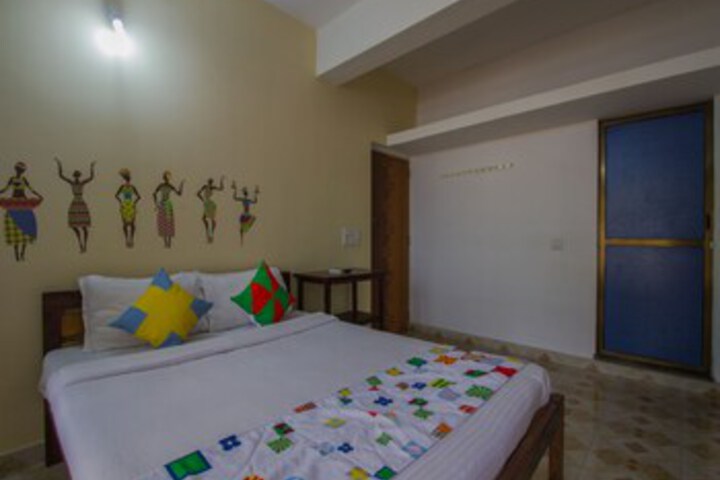Room 12 of 23