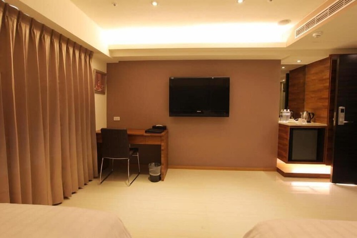 Room 28 of 62
