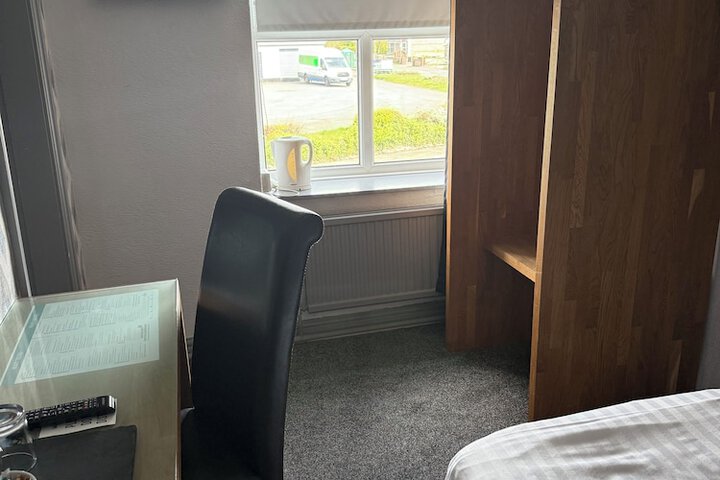 Room 26 of 142