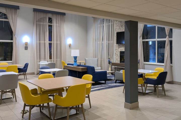 Hotel Interior 4 of 18
