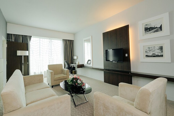 Room 52 of 148