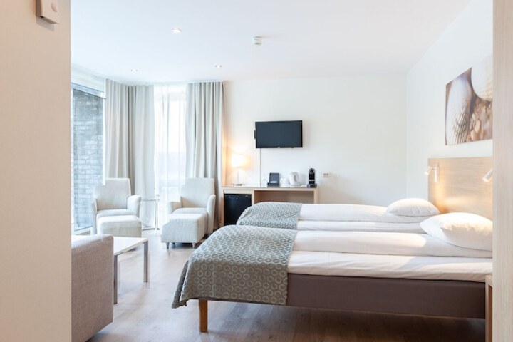 Room 12 of 85