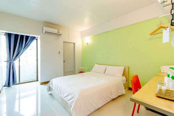 Room 5 of 63