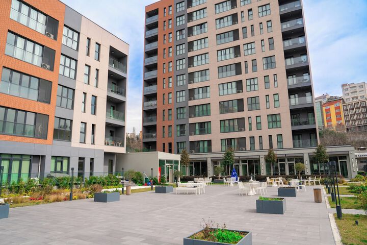 Hotel Exterior 68 of 74