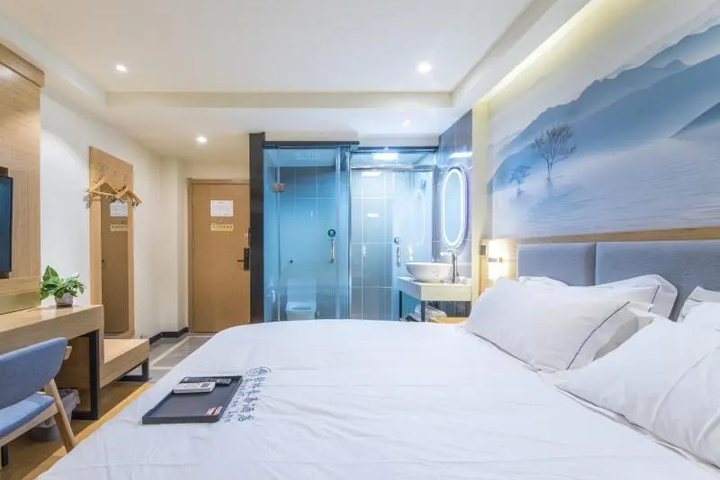 Room 3 of 13