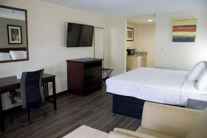 Standard | King Bed (14 of 15)