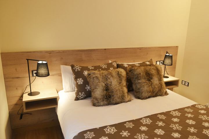 Room 3 of 44