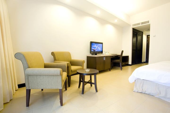 Room 6 of 34