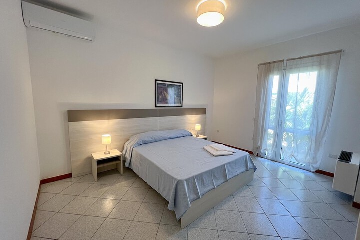 Room 6 of 31