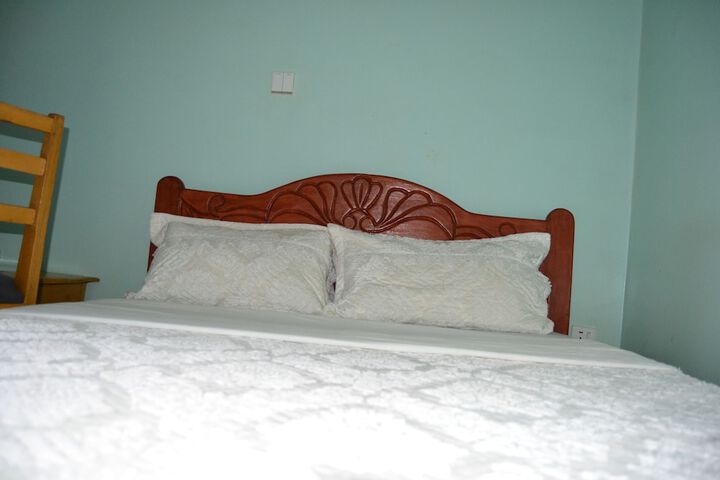 Room 7 of 32