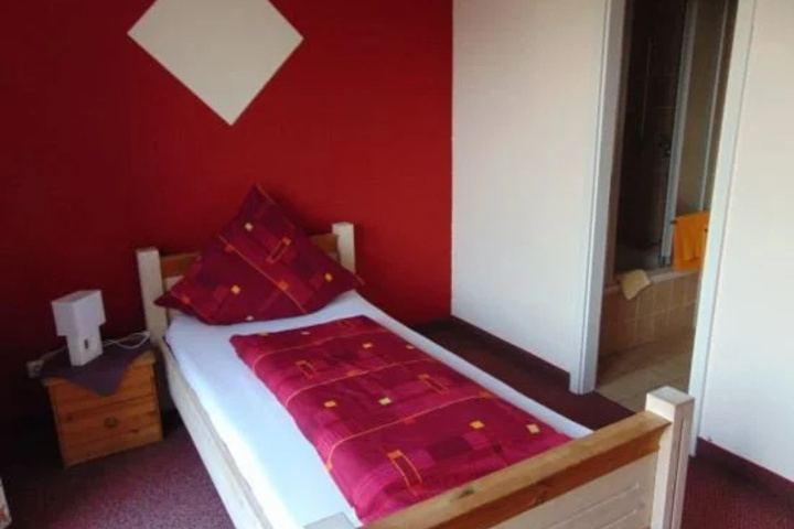 Room 3 of 7