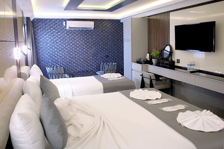Room 25 of 104