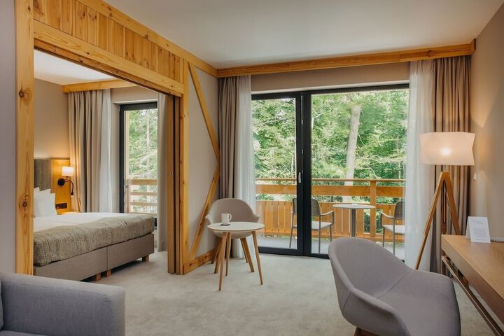 Room 3 of 28