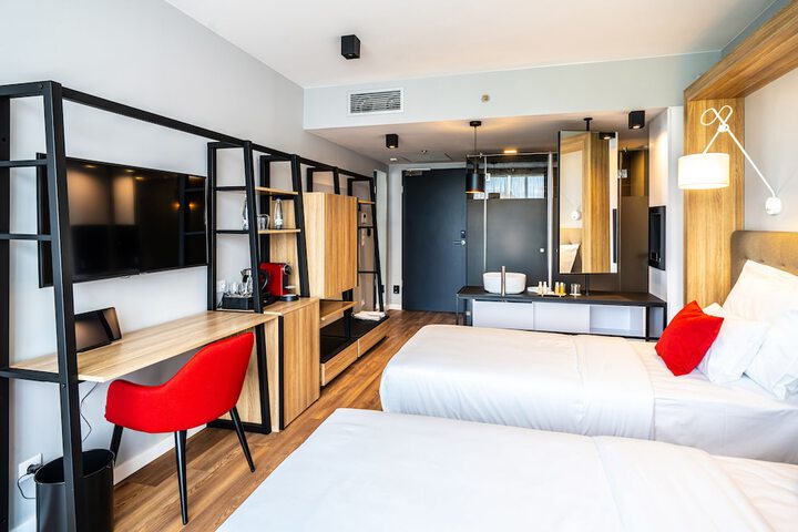Room 20 of 65