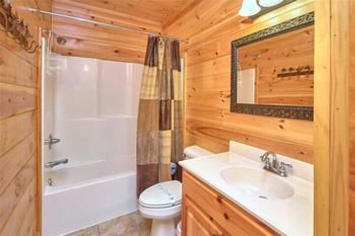 Room 4 of 27