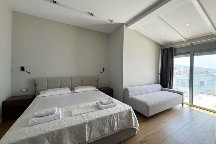 Room 5 of 48