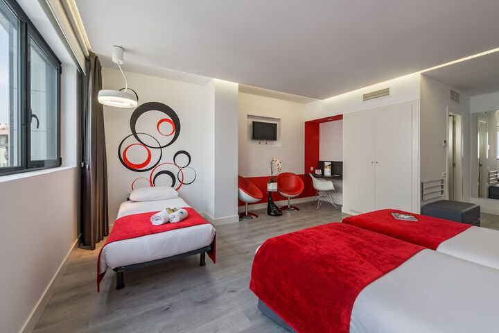 Room 8 of 75