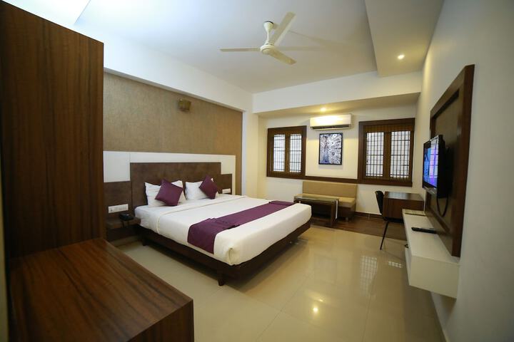 Room 13 of 21