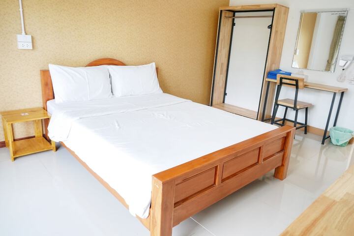 Room 10 of 30
