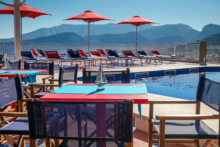 Hotel with Pool