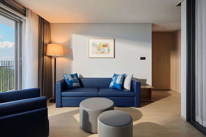 Room 15 of 49