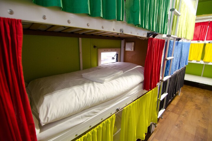 Room 15 of 60