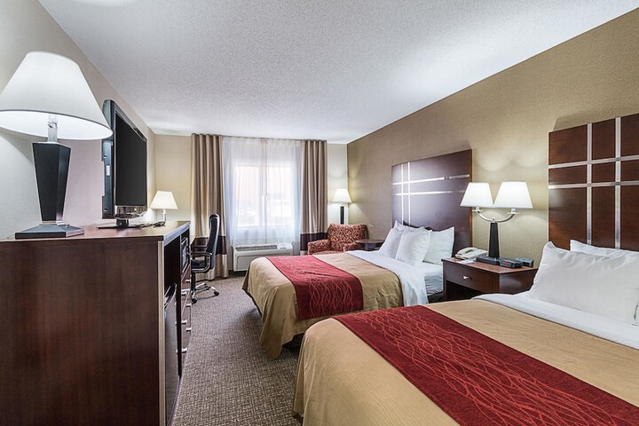 Double Bed Accessible (4 of 12)