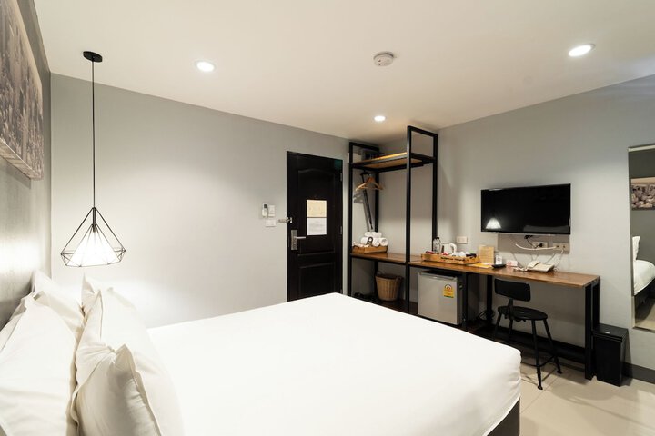 Room 19 of 37