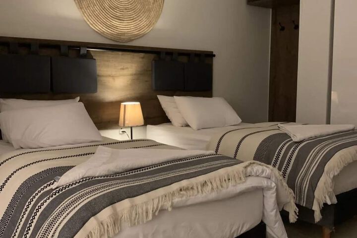 Room 7 of 25