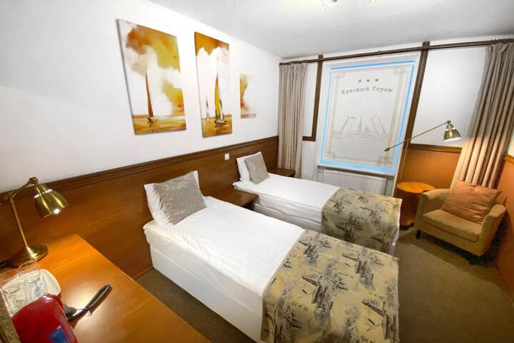 Room 25 of 41